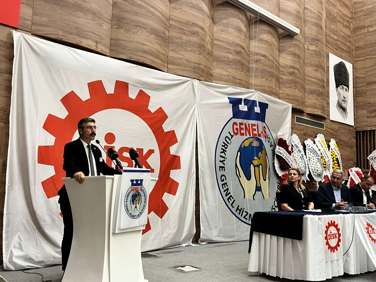 DİSK Genel-İş’te Genel Kurul Başladı: Heybet Özman “Ekmek Teknemize Sahip Çıkacağız” 6